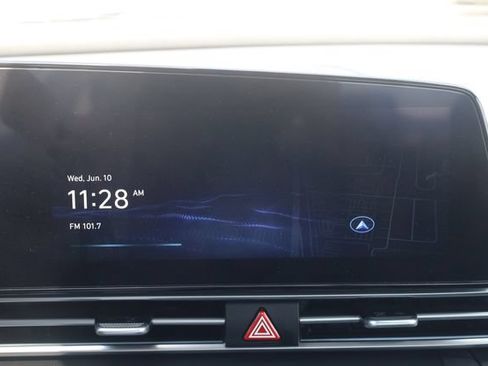 Used 2025 Hyundai Elantra SEL FWD image 16