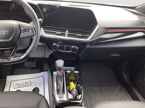 Used 2025 Chevrolet Trax RS w/ Driver Confidence Package image 15