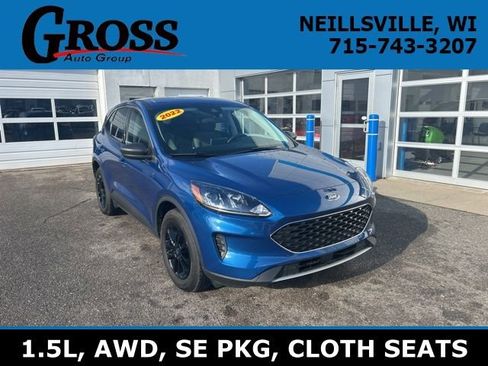 Used 2022 Ford Escape SE image 1