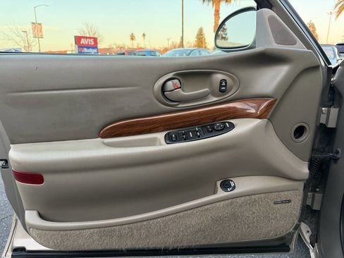 Used 2000 Buick Le Sabre Custom w/ Prestige Opt Pkg image 10