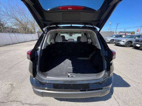 Used 2025 Nissan Rogue SV image 33