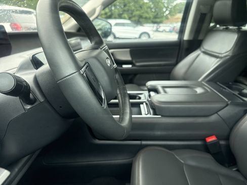 Used 2025 Ford Expedition Active AWD/4WD image 18