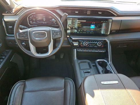 Used 2024 GMC Sierra 2500 Denali w/ Denali Reserve Package AWD/4WD image 11