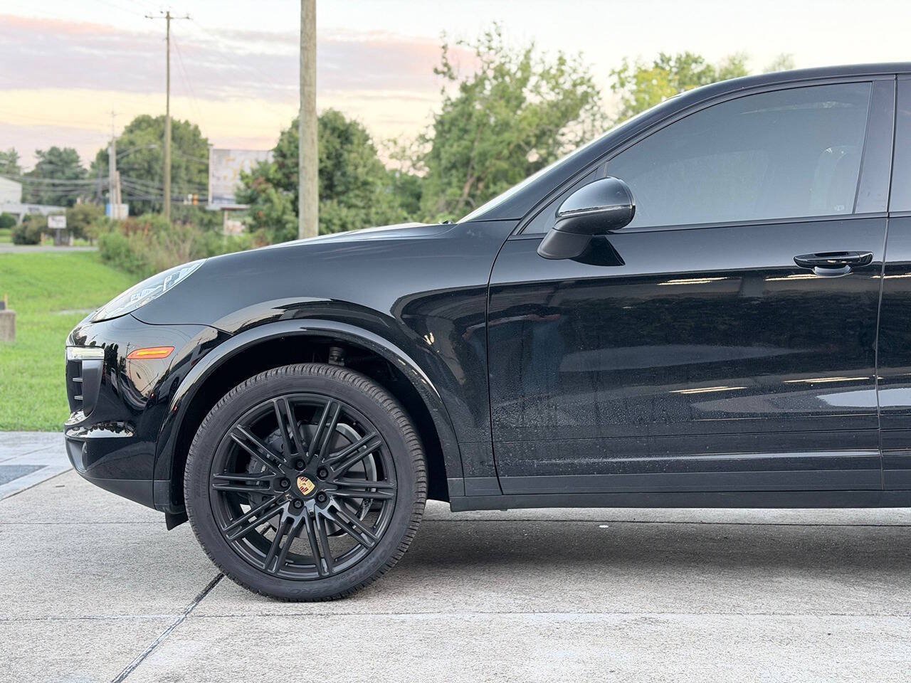 Used 2017 Porsche Cayenne Platinum Edition AWD/4WD image 6