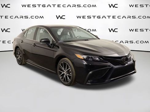 Used 2024 Toyota Camry SE image 42