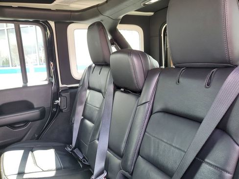 Used 2021 Jeep Wrangler Unlimited Sahara image 29