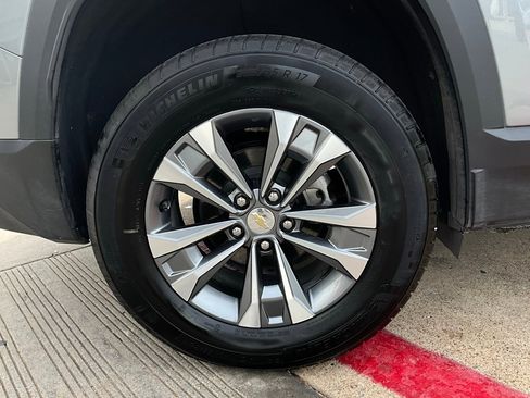 Used 2025 Chevrolet Equinox LT image 9