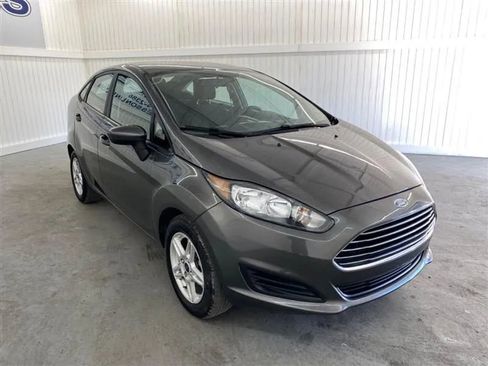 Used 2019 Ford Fiesta SE image 3