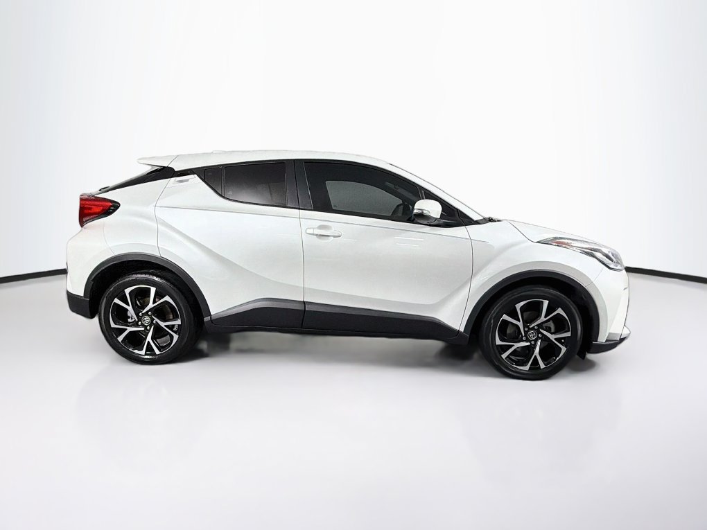 Used 2022 Toyota C-HR XLE FWD image 11