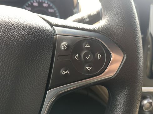 Used 2023 Chevrolet Traverse LS image 22