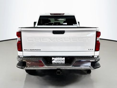 Used 2021 Chevrolet Silverado 2500 LTZ w/ Z71 Off-Road Package AWD/4WD image 7