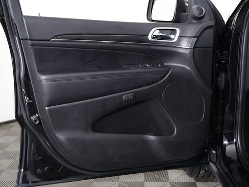 Used 2022 Jeep Grand Cherokee Limited image 21