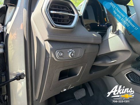 Certified 2025 Chevrolet TrailBlazer LT AWD/4WD image 10