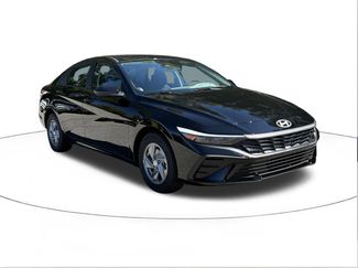 New 2026 Hyundai Elantra SE video 1