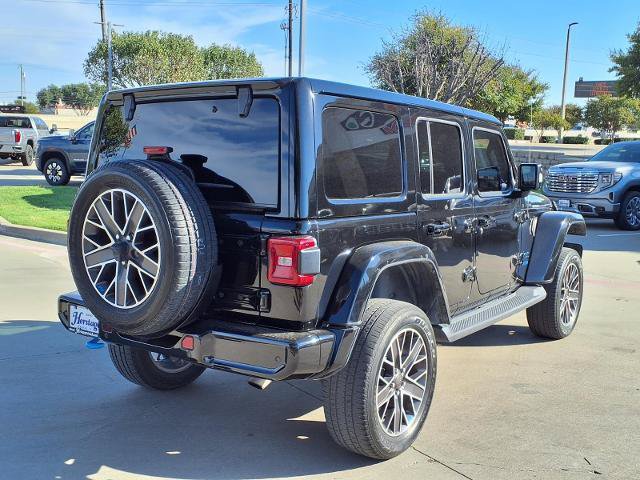 Used 2022 Jeep Wrangler Unlimited Sahara AWD/4WD image 3