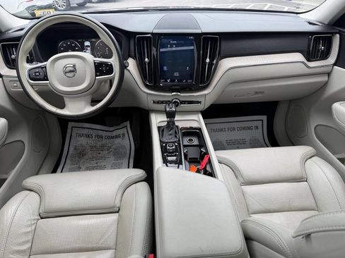 Used 2018 Volvo XC60 T6 Inscription w/ Luxury Seat Package image 19
