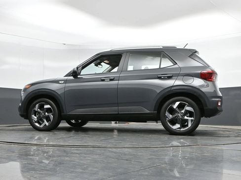 Used 2026 Hyundai Venue SEL FWD image 45