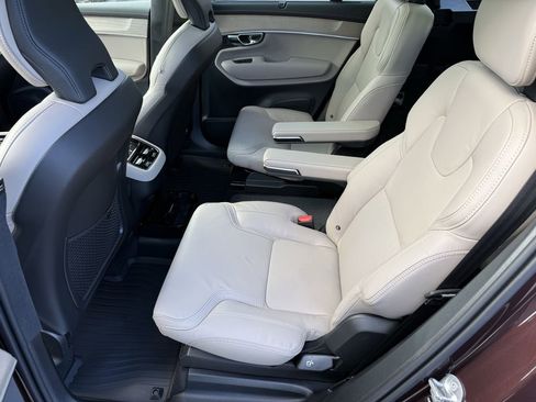 New 2026 Volvo XC90 B5 Ultra w/ Lounge Package image 11