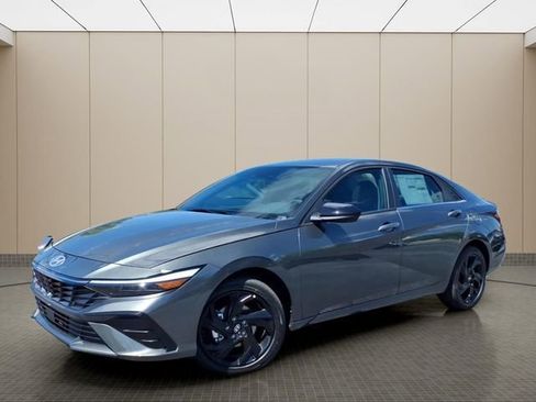 New 2026 Hyundai Elantra SEL Sport FWD image 2