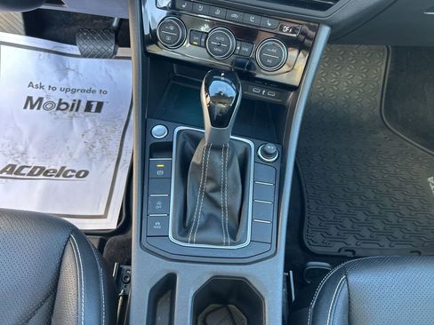 Used 2024 Volkswagen Jetta SEL image 28