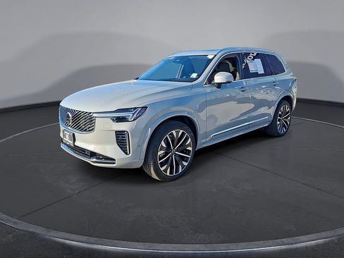 Certified 2026 Volvo XC90 B6 Plus AWD/4WD image 3
