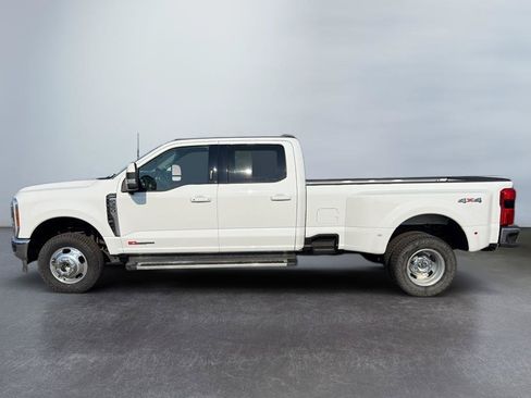 Used 2023 Ford F350 Lariat AWD/4WD image 2