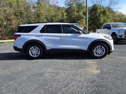 New 2026 Ford Explorer Active image 13