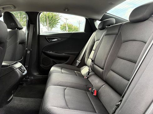 Used 2022 Chevrolet Malibu LT FWD image 9