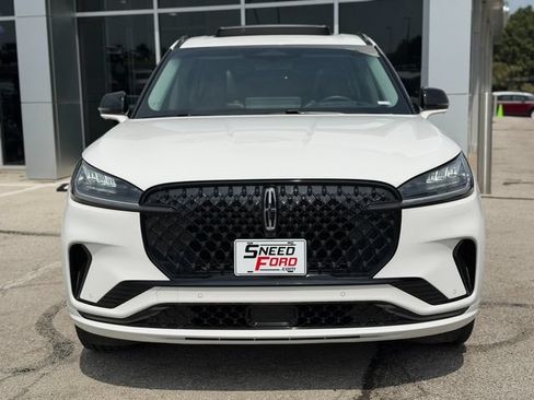 Used 2025 Lincoln Aviator Reserve w/ Jet Appearance Package AWD/4WD image 2