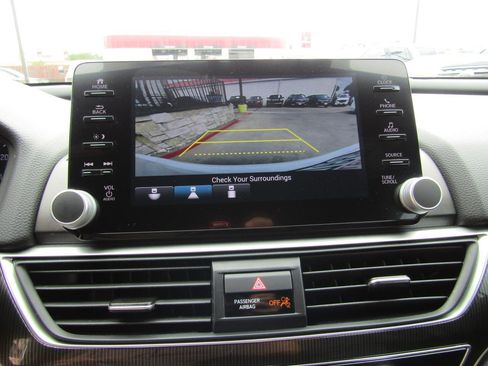 Used 2021 Honda Accord Sport image 18