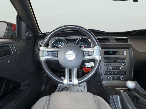 Used 2013 Ford Mustang GT RWD image 16