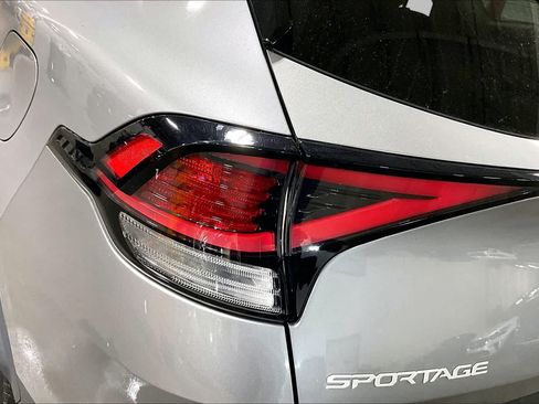 Used 2023 Kia Sportage LX FWD image 29