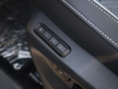 New 2026 Volkswagen Tiguan SEL R-Line image 12