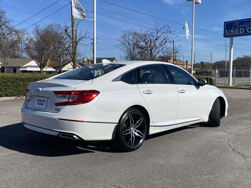 Used 2021 Honda Accord Touring image 3