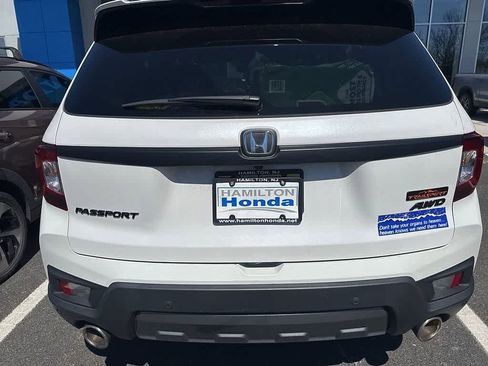 Used 2023 Honda Passport TrailSport image 5