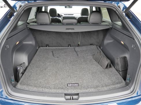 Used 2022 Volkswagen Atlas Cross Sport SEL R-Line image 18