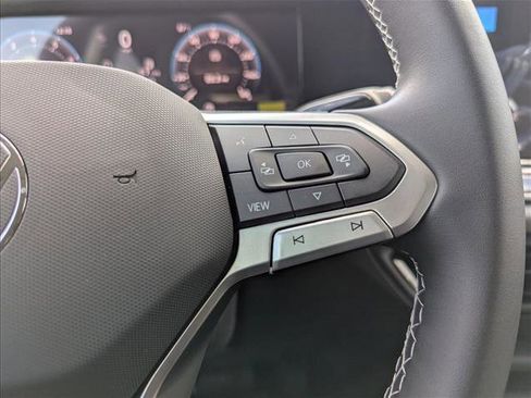 New 2026 Volkswagen Tiguan SE FWD image 14