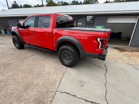 Used 2018 Ford F150 Raptor w/ Equipment Group 802A Luxury AWD/4WD image 3