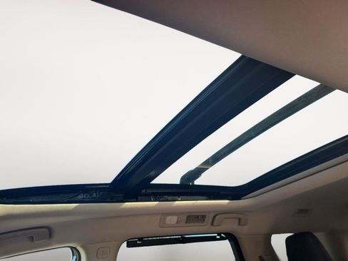 New 2026 Nissan Pathfinder Platinum image 18