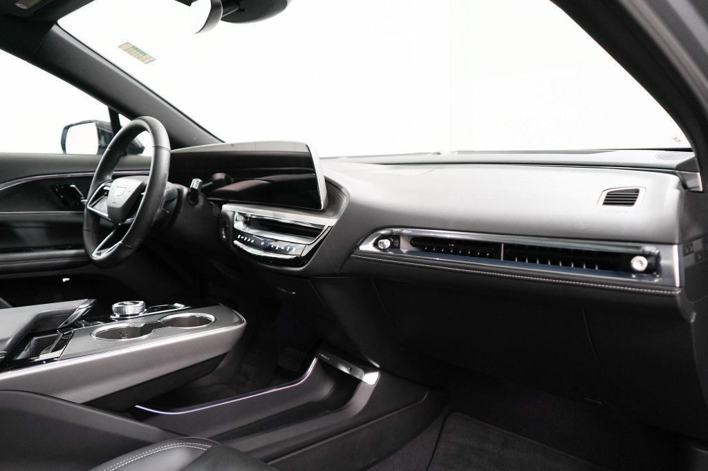 Used 2024 Cadillac Lyriq Luxury AWD/4WD image 31