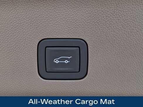 Used 2026 GMC Yukon XL Denali w/ Sun & Power Step Package image 34