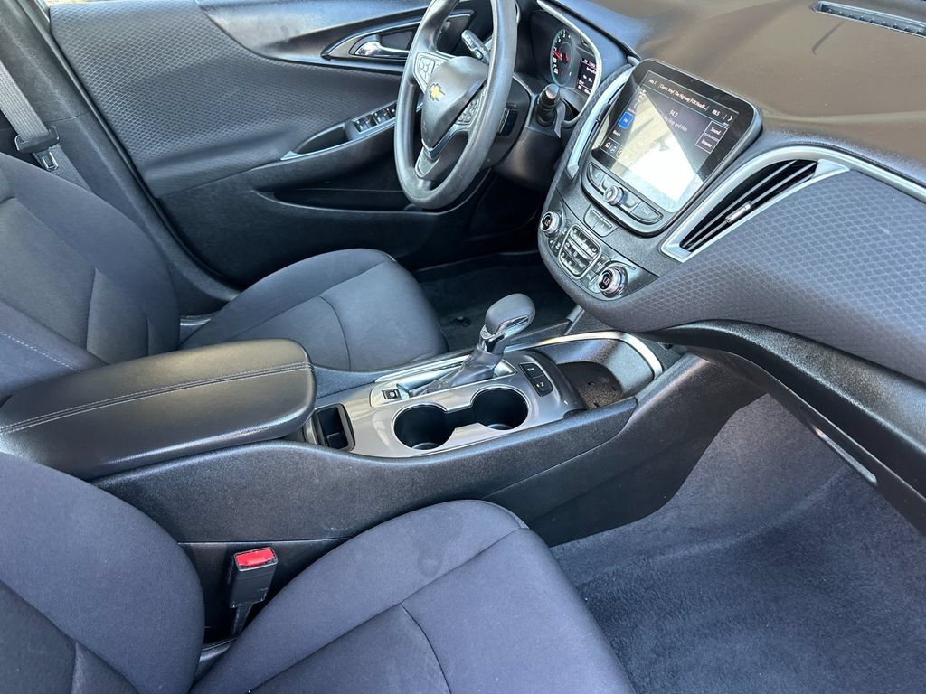 Used 2024 Chevrolet Malibu LT FWD image 17