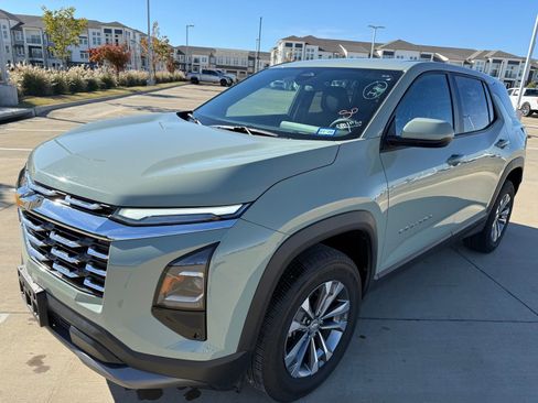 Used 2025 Chevrolet Equinox LT image 12