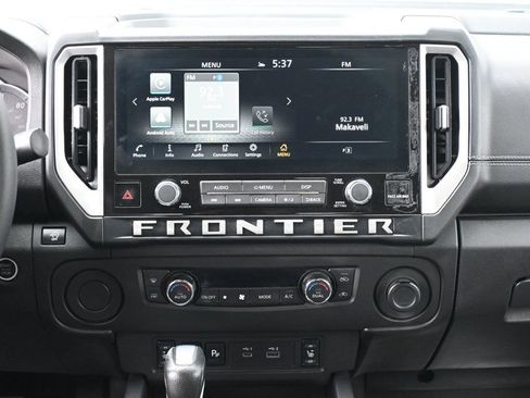 Used 2025 Nissan Frontier SV w/ SV Convenience Package RWD image 12