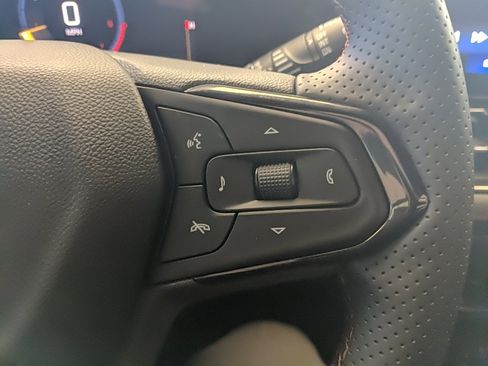 Used 2025 Chevrolet TrailBlazer RS w/ Driver Confidence Package image 15