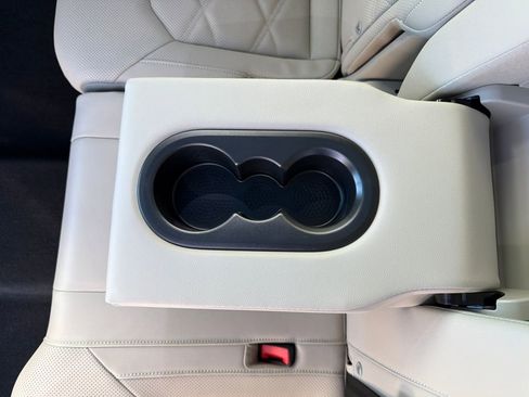 Certified 2025 Volkswagen Atlas SE image 27