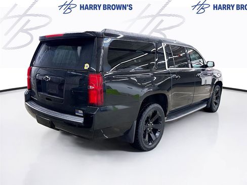 Used 2015 Chevrolet Suburban LT image 10