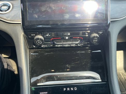 Used 2025 Jeep Grand Cherokee L Limited w/ Black Appearance Package image 12