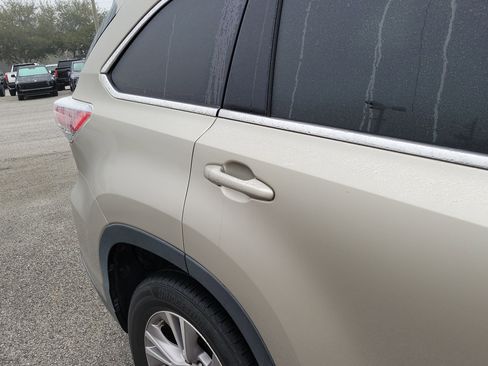 Used 2014 Toyota Highlander XLE image 15