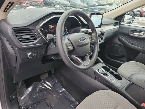 Used 2020 Ford Escape SE image 17